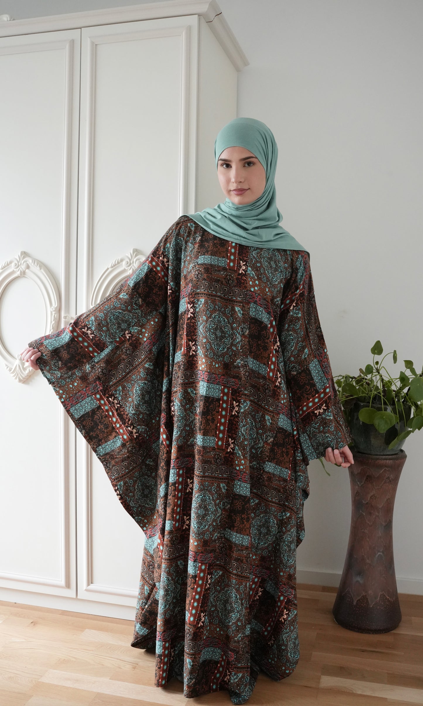 Flowy Abaya