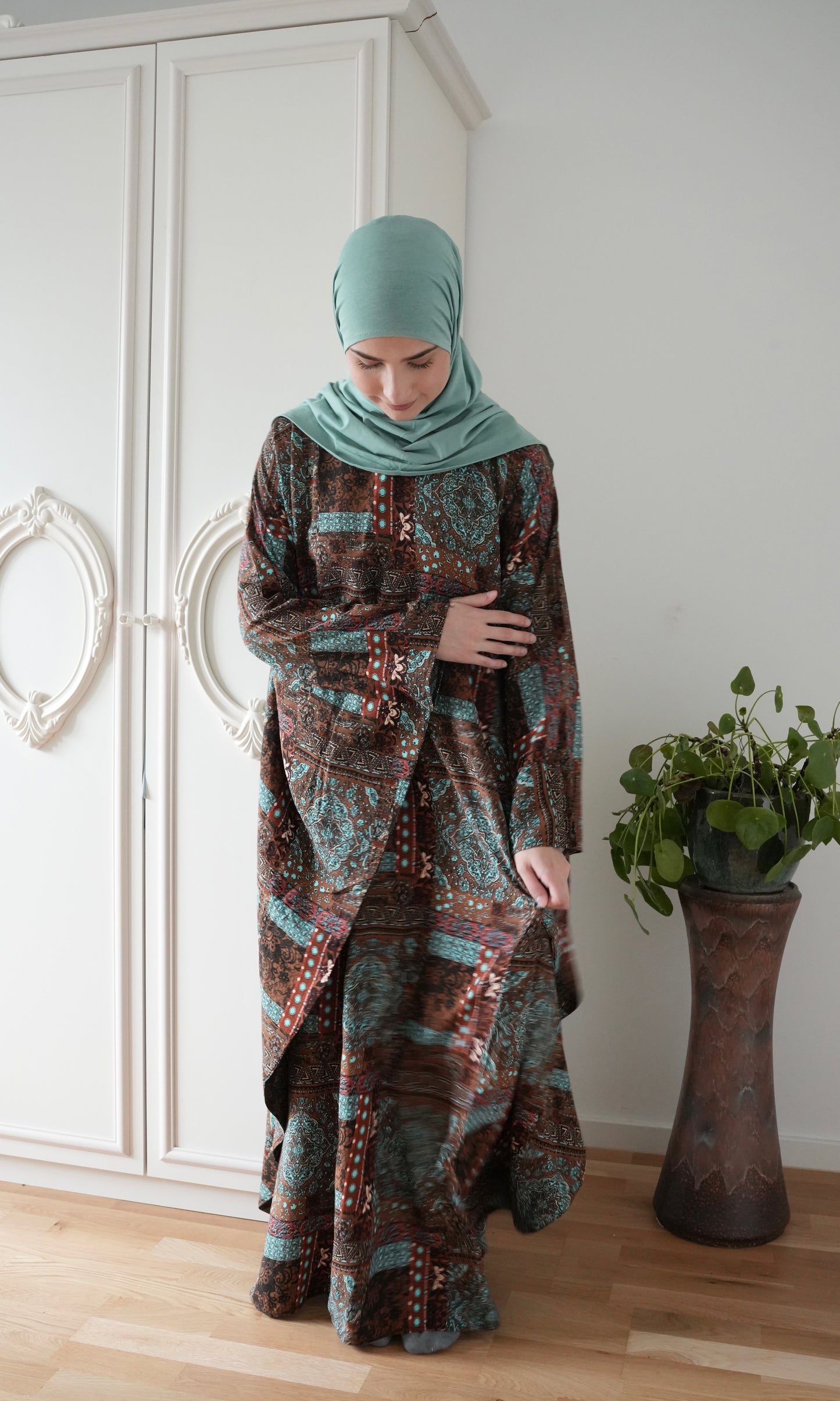 Flowy Abaya