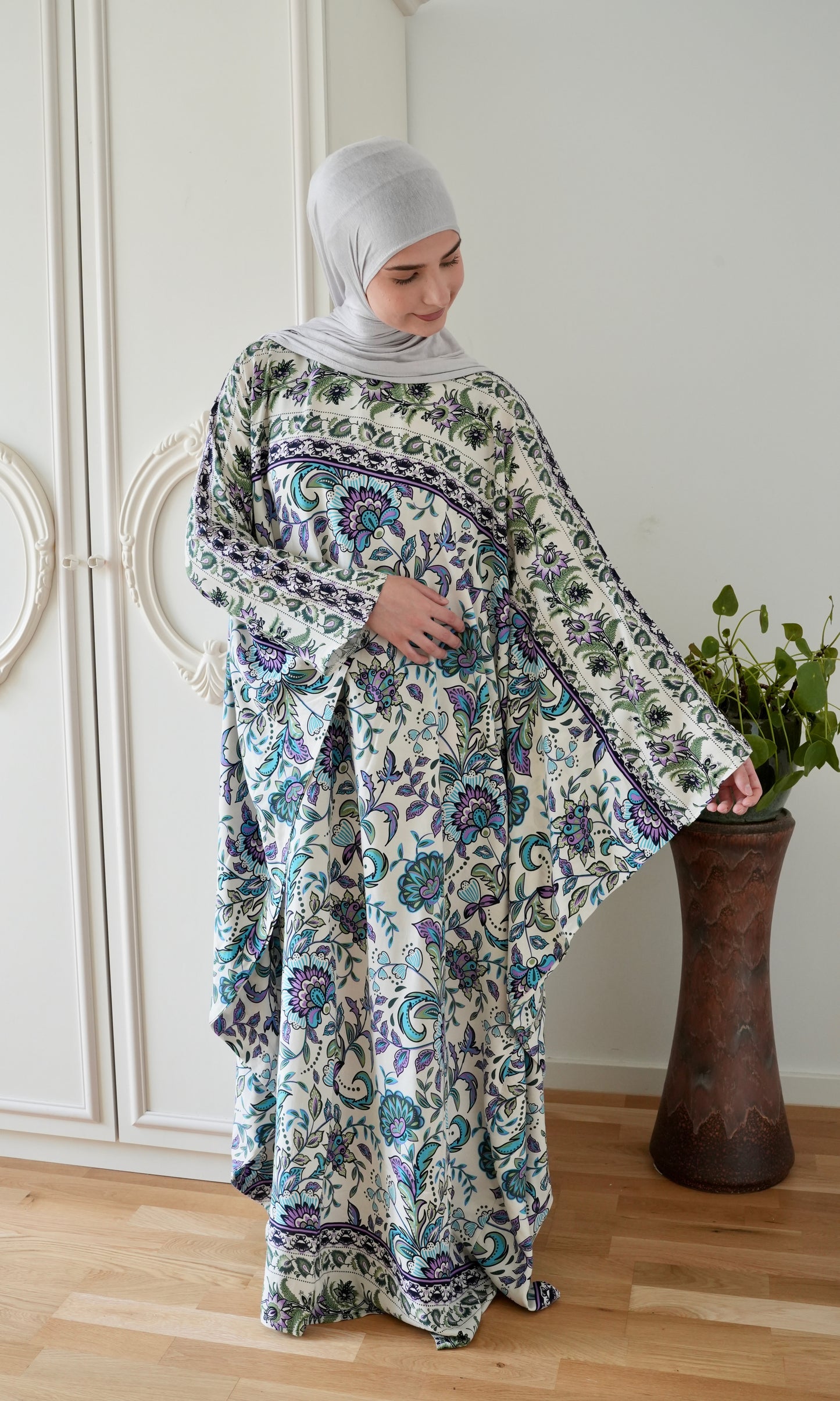 Flowy Abaya