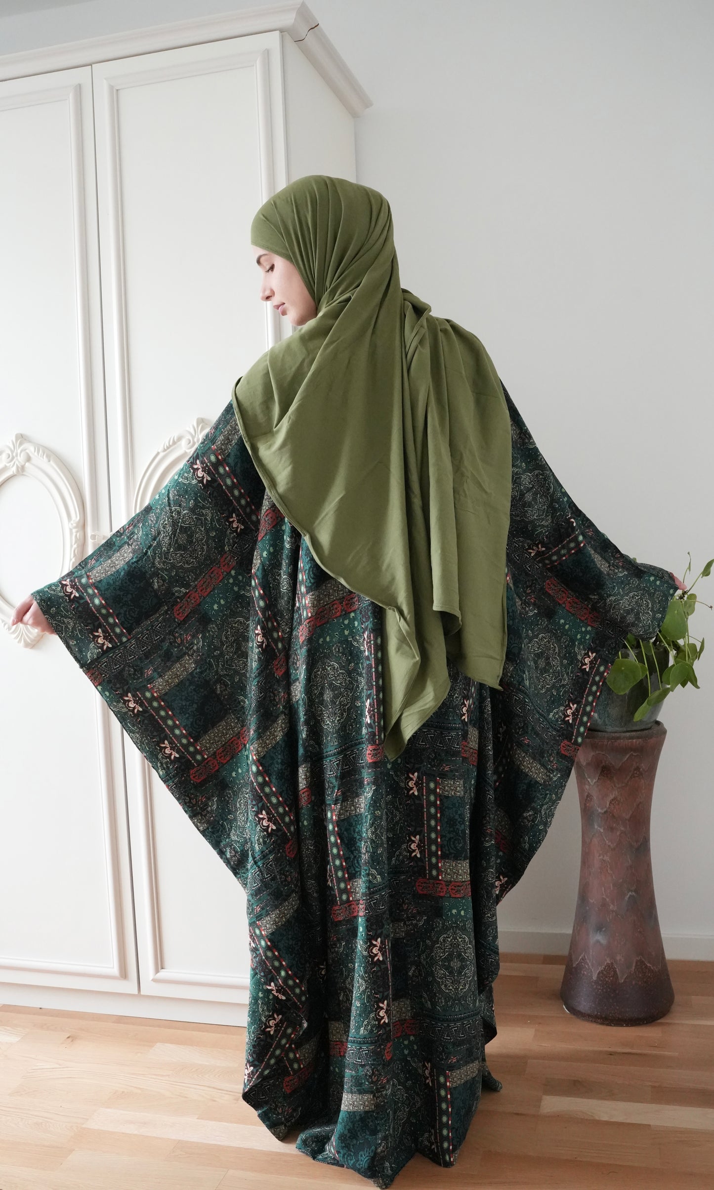 Flowy Abaya